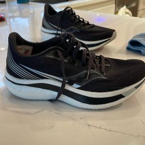 EUC Women’s Saucony Endorphin Pro running shoes size 8